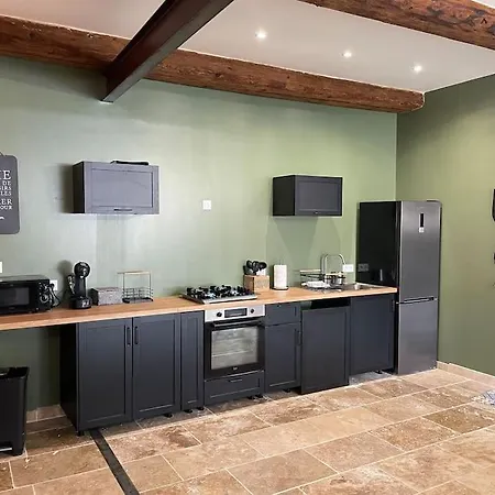 Сasa de vacaciones Maison De Charme Avec Piscine *